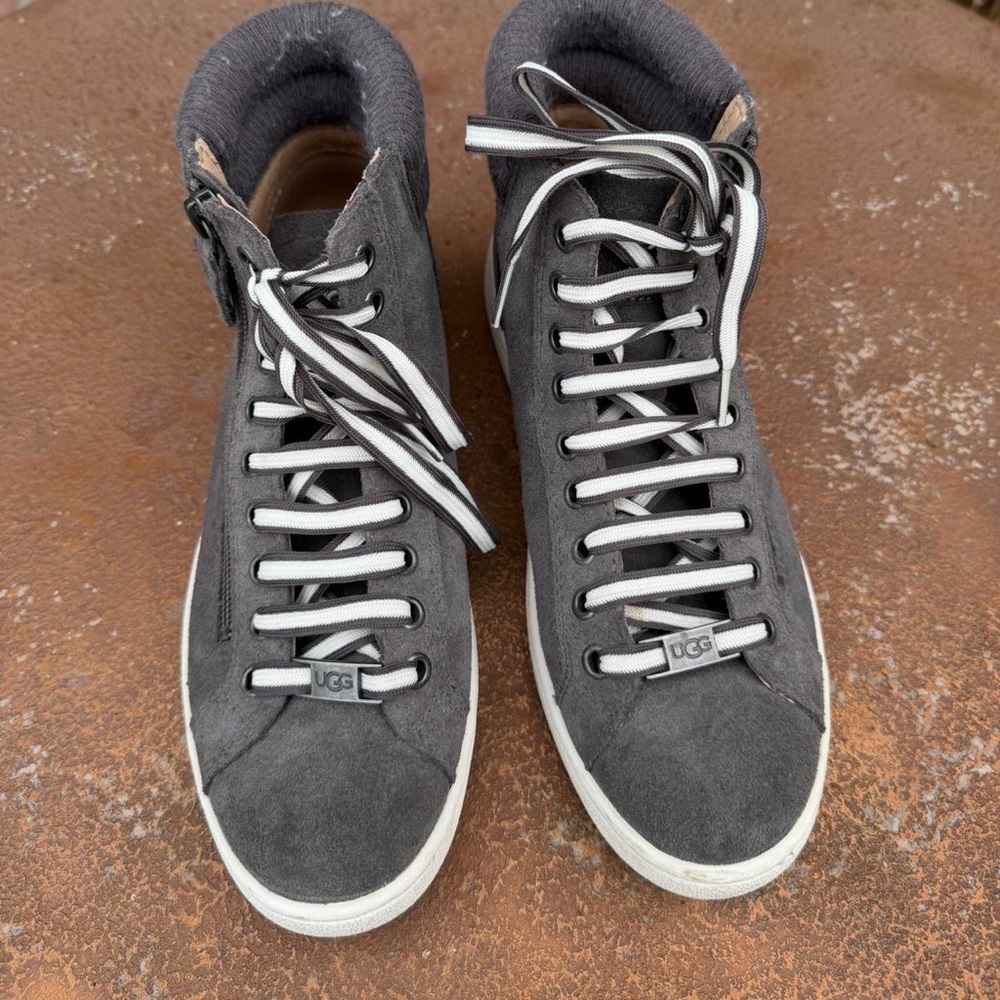 UGG Women's Olive Trainer high-top sneakers in charcoal grey suede sz 7.5 - Picture 2 of 6